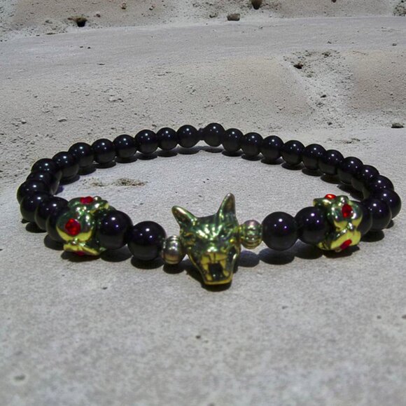 NEW Handmade Wolf Bracelet . Gold With Black Agate Gemstone Beads - Picture 1 of 5